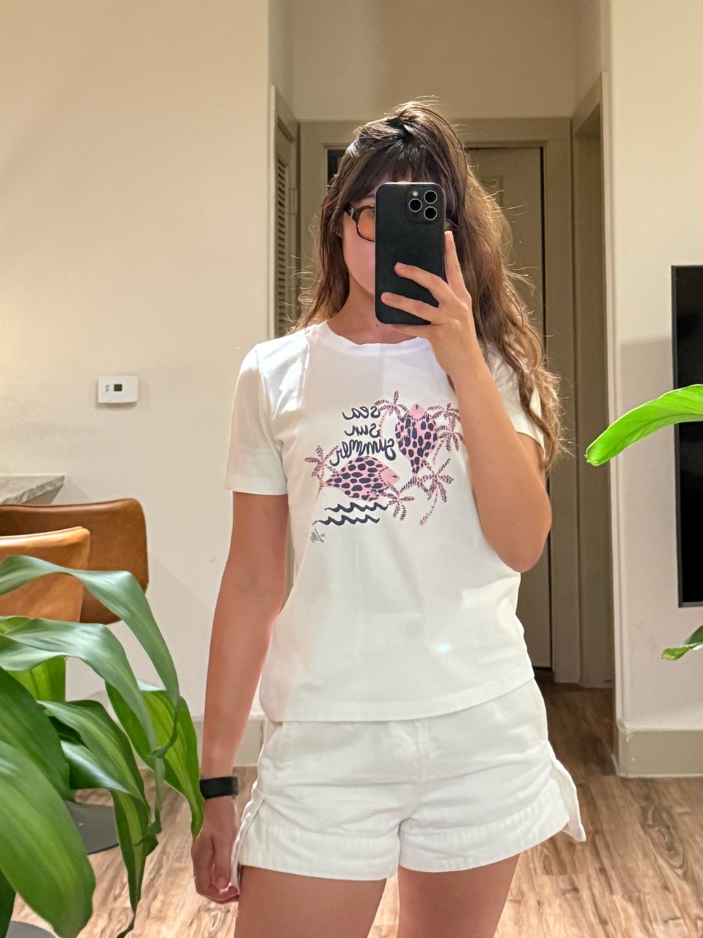 Lilly Pulitzer White Short Sleeve Graphic Tee